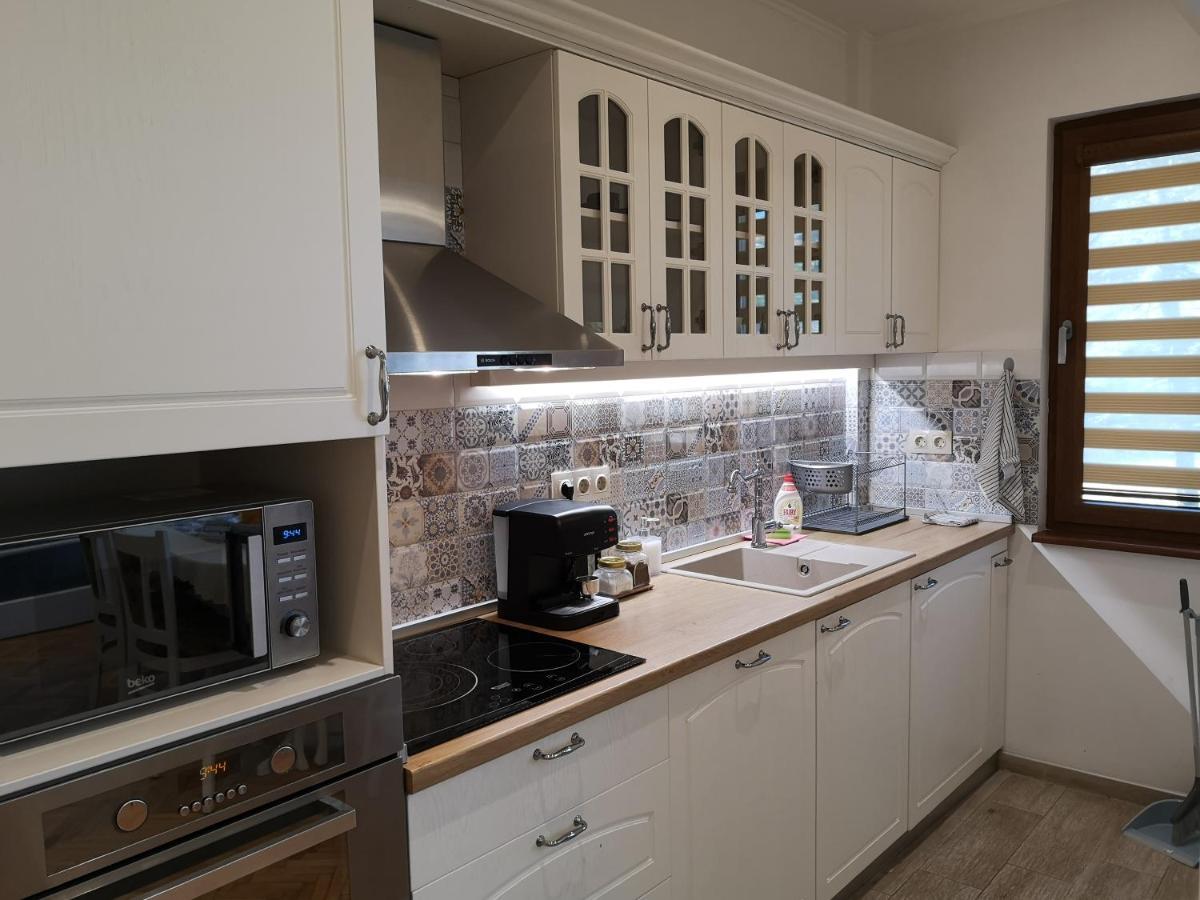Central Varna Apartment - Lets4Holiday エクステリア 写真