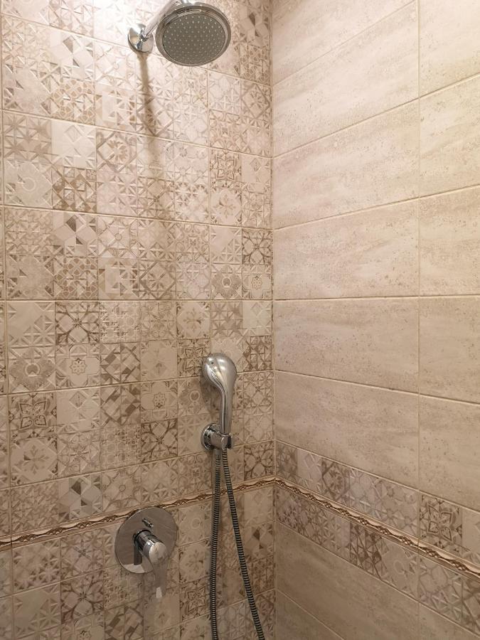 Central Varna Apartment - Lets4Holiday エクステリア 写真