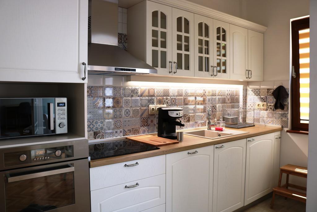 Central Varna Apartment - Lets4Holiday エクステリア 写真