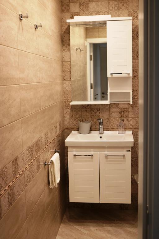 Central Varna Apartment - Lets4Holiday エクステリア 写真