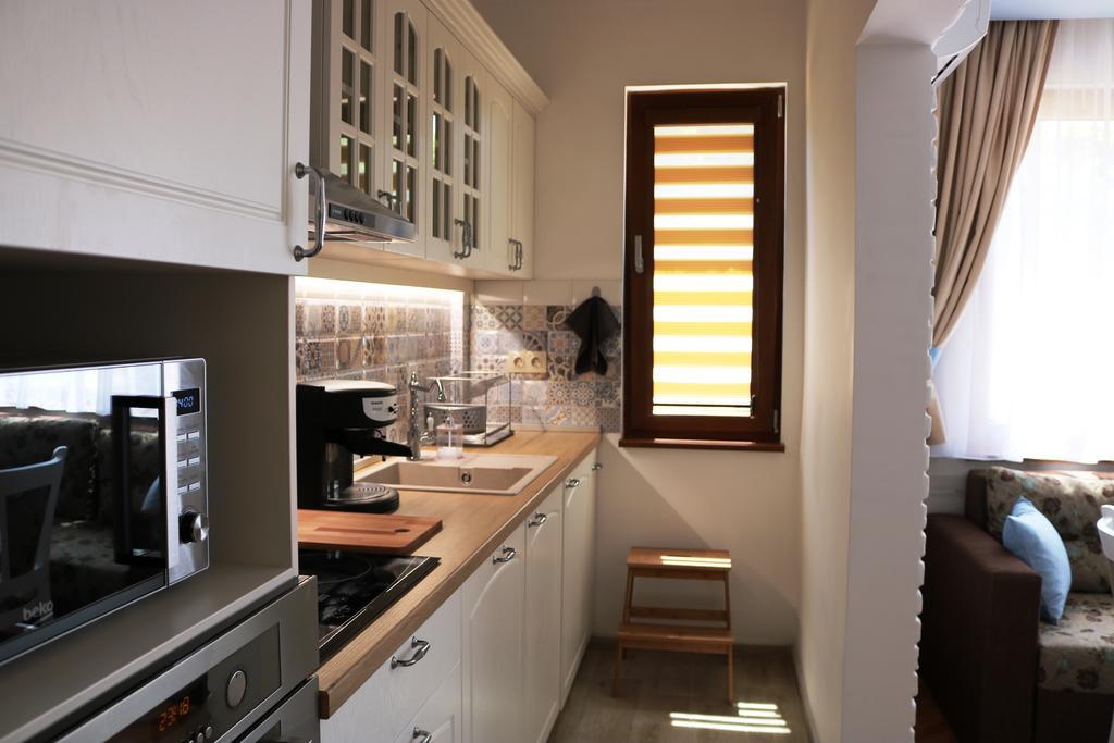 Central Varna Apartment - Lets4Holiday エクステリア 写真