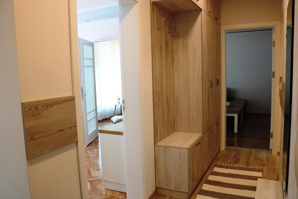 Central Varna Apartment - Lets4Holiday エクステリア 写真
