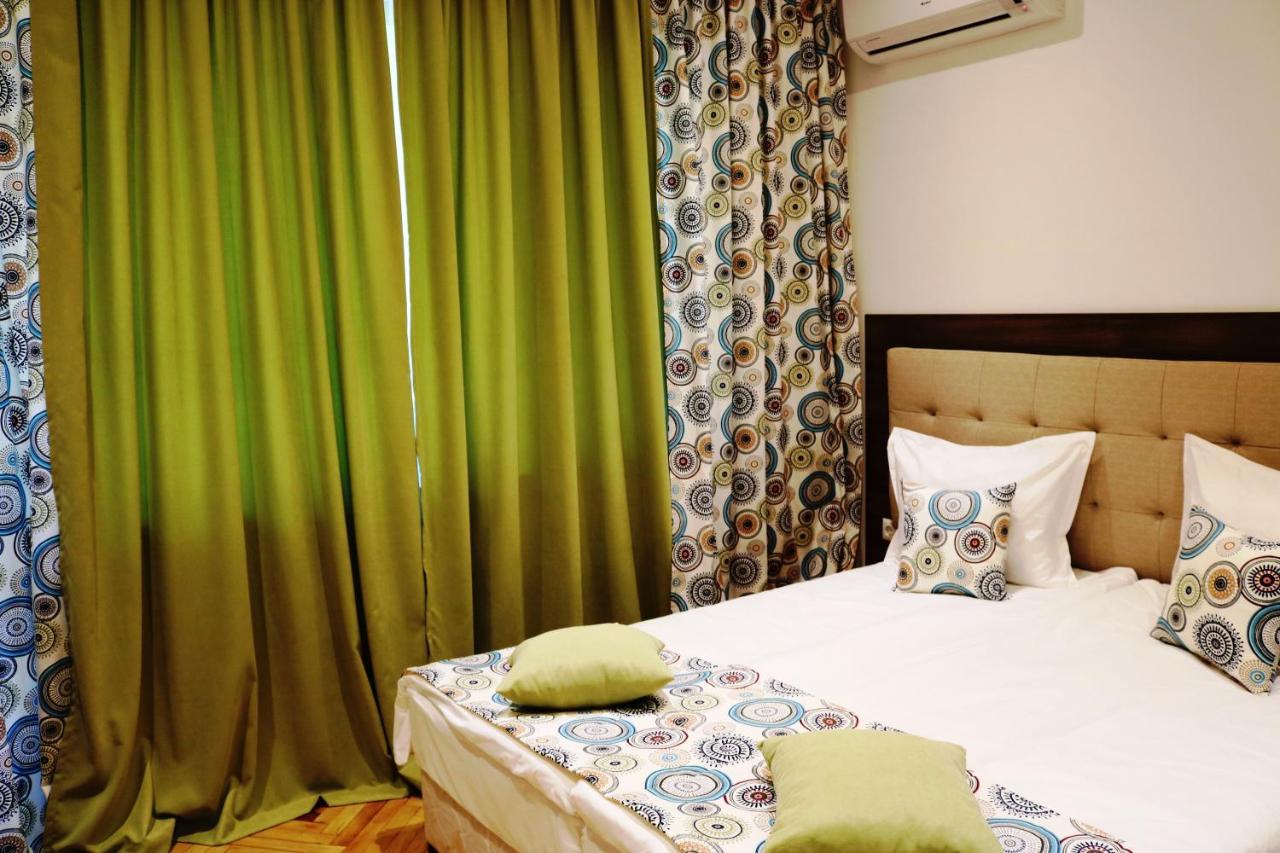 Central Varna Apartment - Lets4Holiday エクステリア 写真