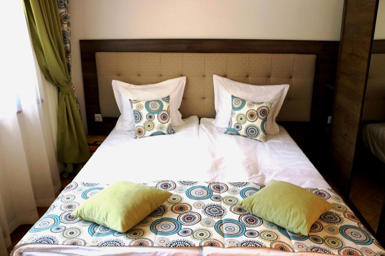 Central Varna Apartment - Lets4Holiday エクステリア 写真