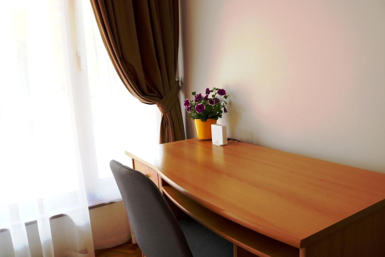 Central Varna Apartment - Lets4Holiday エクステリア 写真